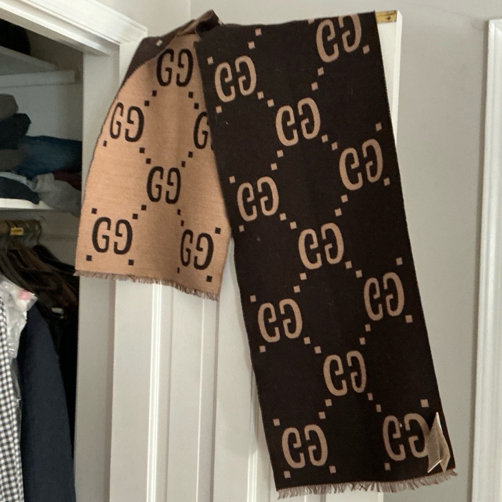 Gucci Oversized Reversible GG Wool Scarf – Brown / Tan